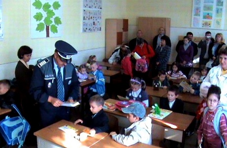 politist-la-scoala