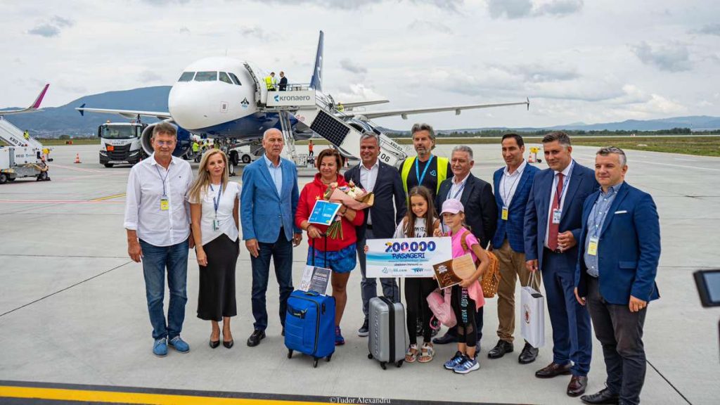 FOTO. Aeroportul Internațional Brașov – Ghimbav a atins pragul de 200.000 de pasageri. Va ajunge la obiectivul anunțat de Consiliul Județean Brașov pentru acest an? –